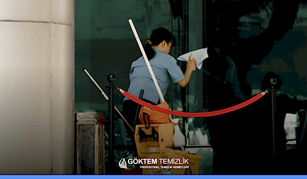 Cam Temizliğinde Kullanılan Ekipmanlar ve Yöntemler